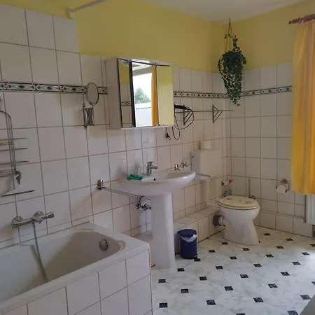 1 Mit Box -bett, Ruhig Zum Garten, Sued-balkon דאהמה